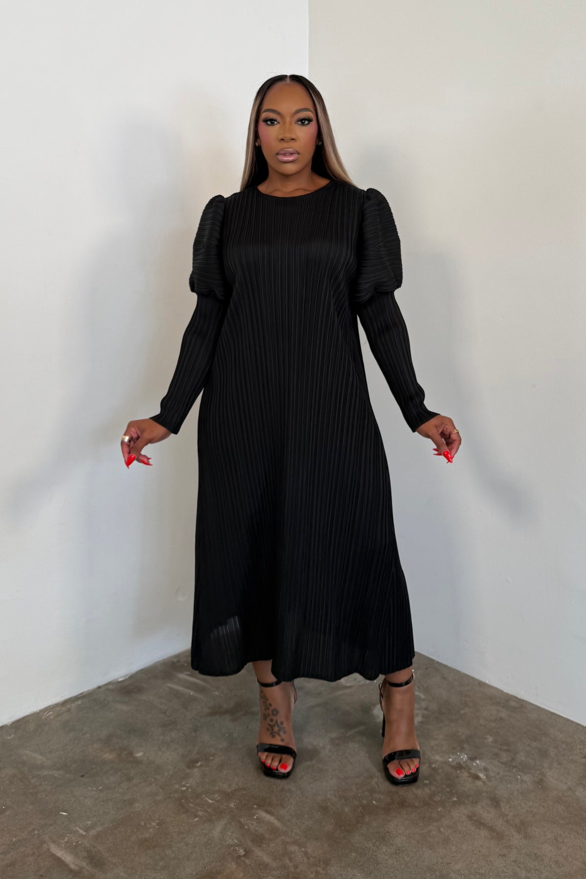 A Woman Of Grace Dress (Black)