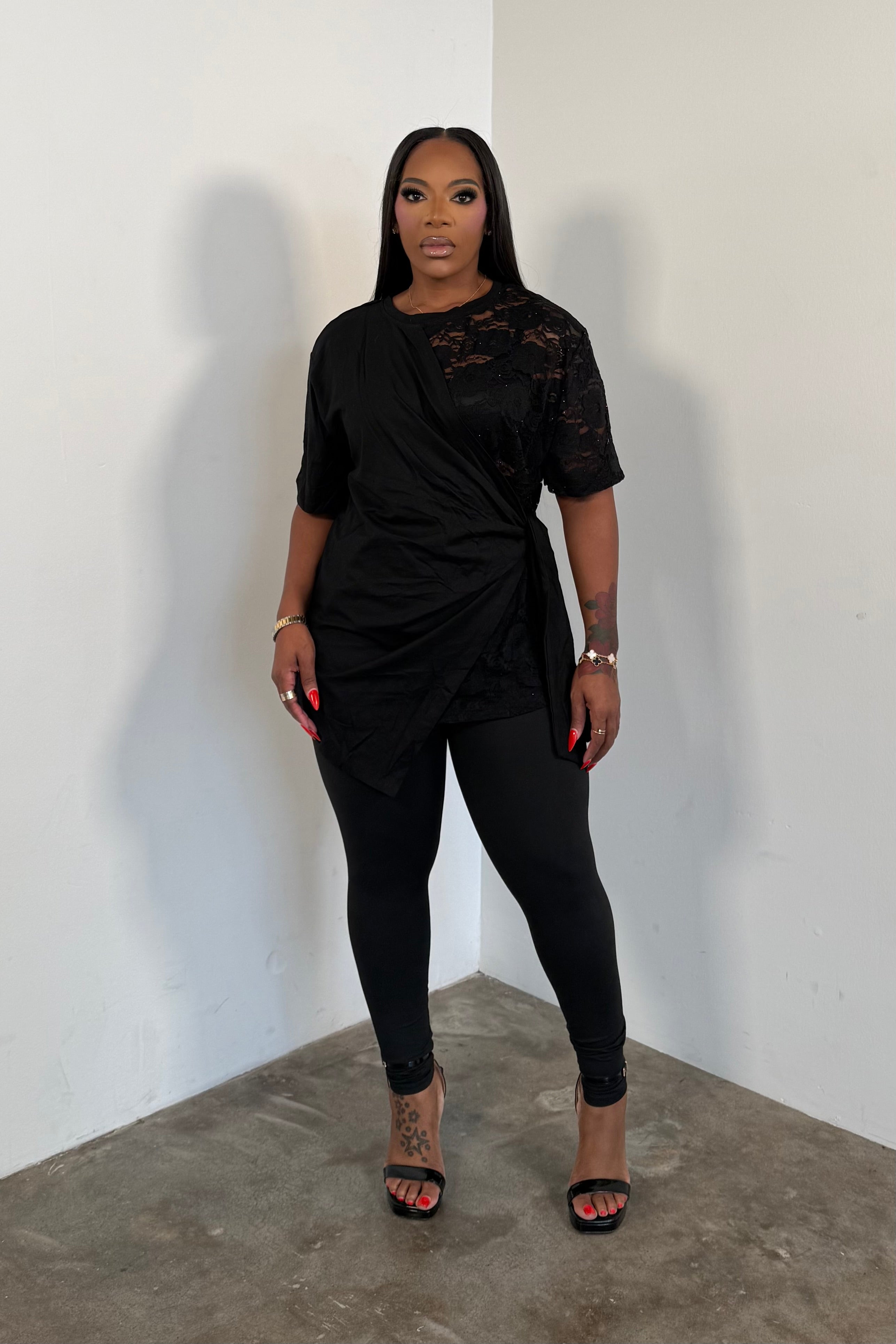 A Touch of Lace Top (Black)