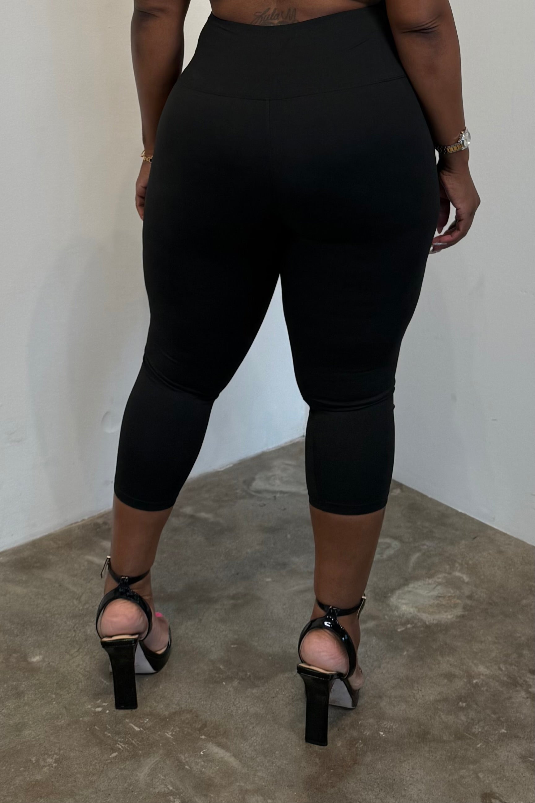The Essential Capri Leggings