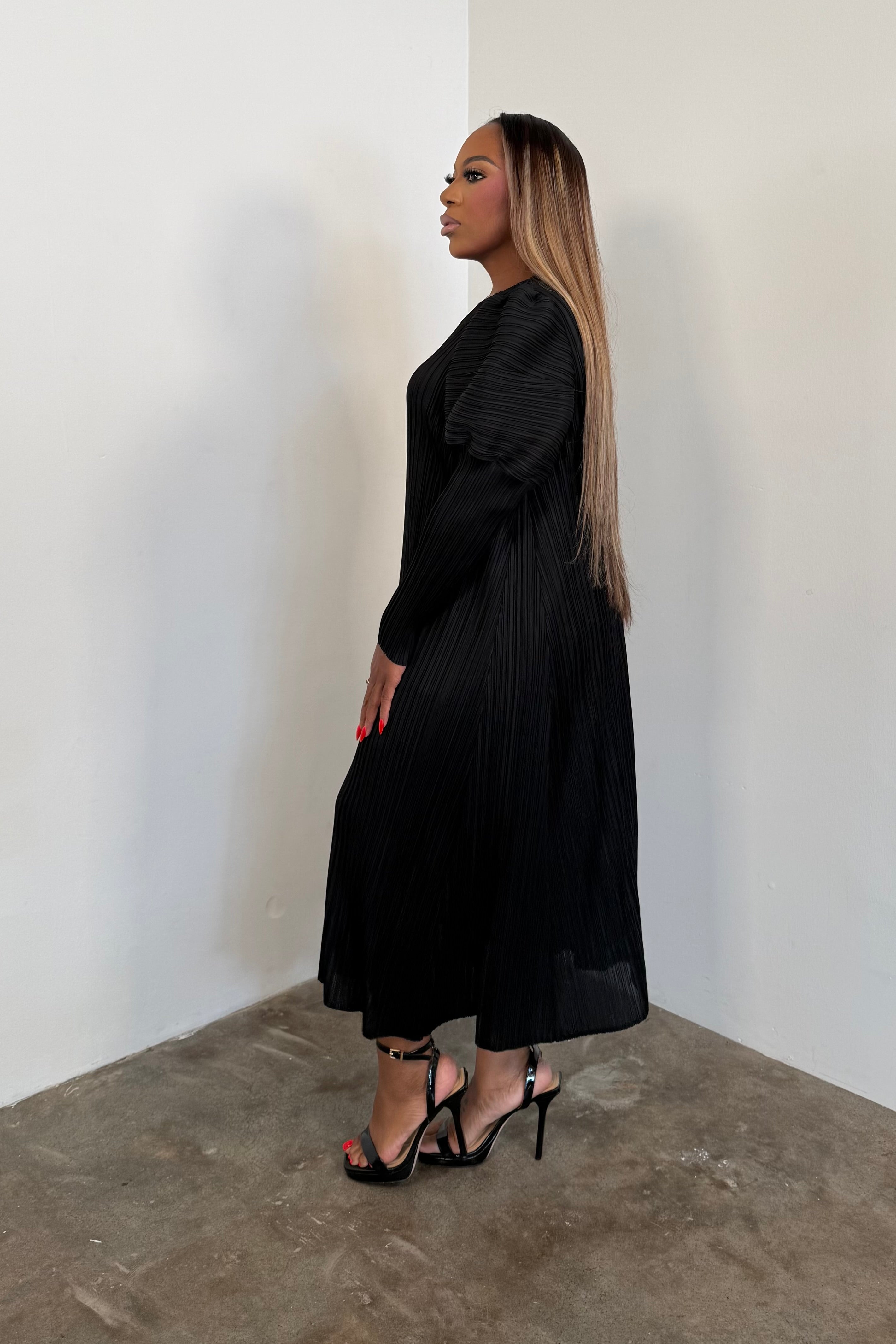 A Woman Of Grace Dress (Black)